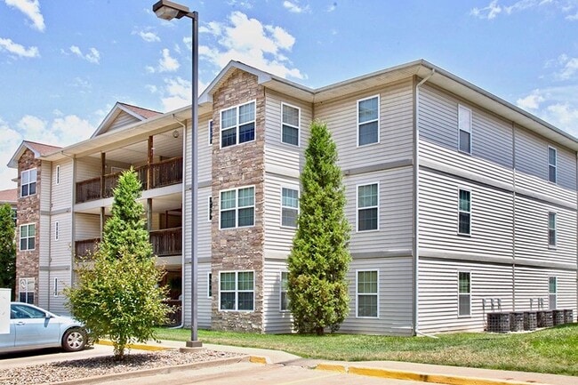 Photo - Cedar Creek Crossing Apartments