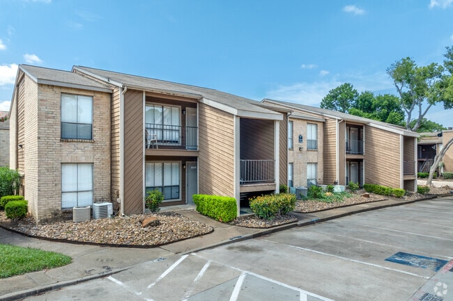 Alternate - Estates at Westchase