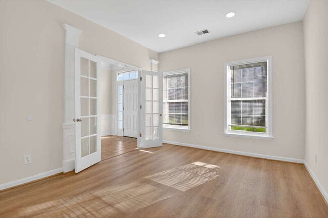 Photo - 5023 Village Fountain Pl