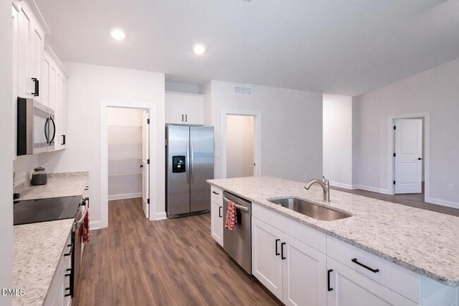 Photo - 108 Blue Hydrangea Wy