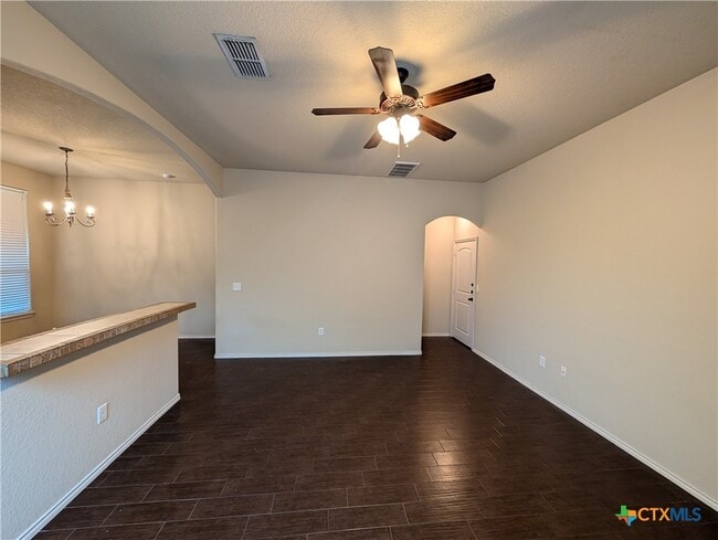 Photo - 669 Creekside Cir