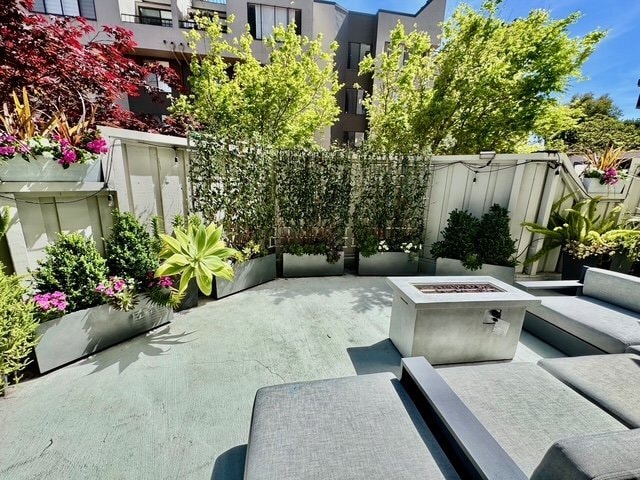 Photo - 150 Lombard St