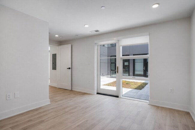 Photo - 1716 14th St NW Unidad 44