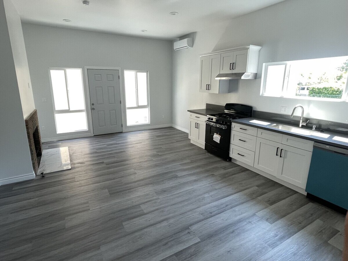 Wah Y Shum - R2804 - Wah Y Shum - R2804 Unit B