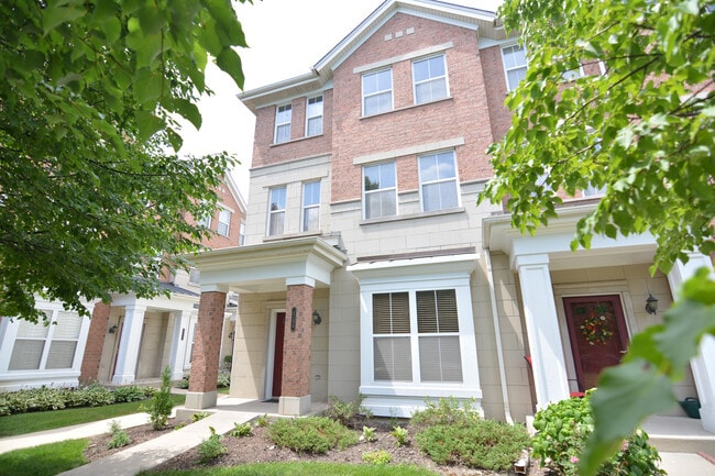 Building Photo - 4756 N Lamon Ave Rental