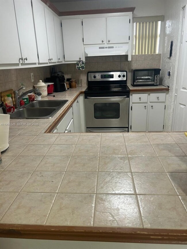 Photo - 1910 W 56th St Unit 3420