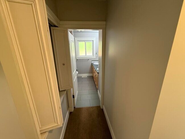 3002 King John Way