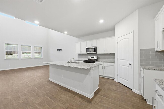 Photo - 129 Briggs Ln