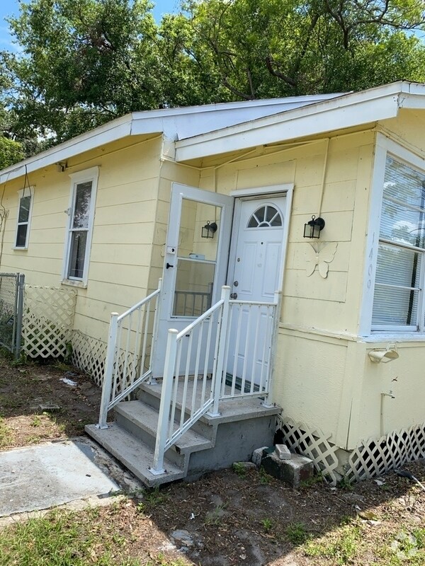 Building Photo - 1409 S Westmoreland Dr Rental