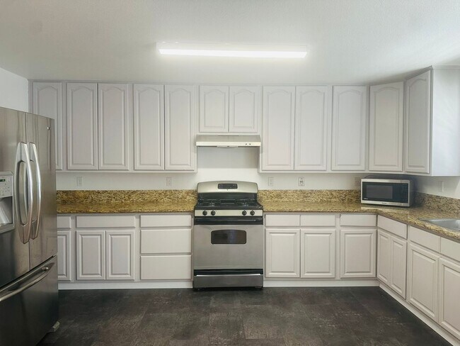 Photo - Spacious 1 Bedroom in Downtown Sacramento Where Convivence Is KEY! CALL Today To Schedule a Showing!