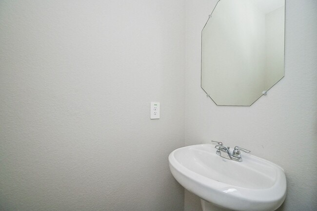 Photo - 2710 Hoffman Ln