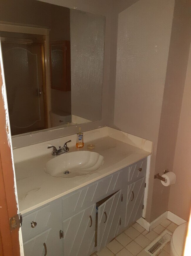 4 Bedroom and 2 Bathroom home NLR Rental House Rental in North Little