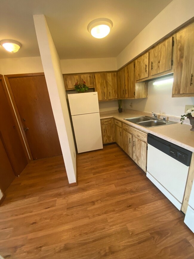 Photo - W151S7043 Cornell Cir Unidad 3