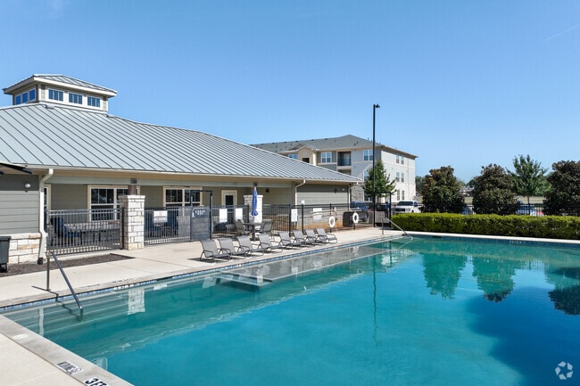 Building Photo - Patriot Pointe