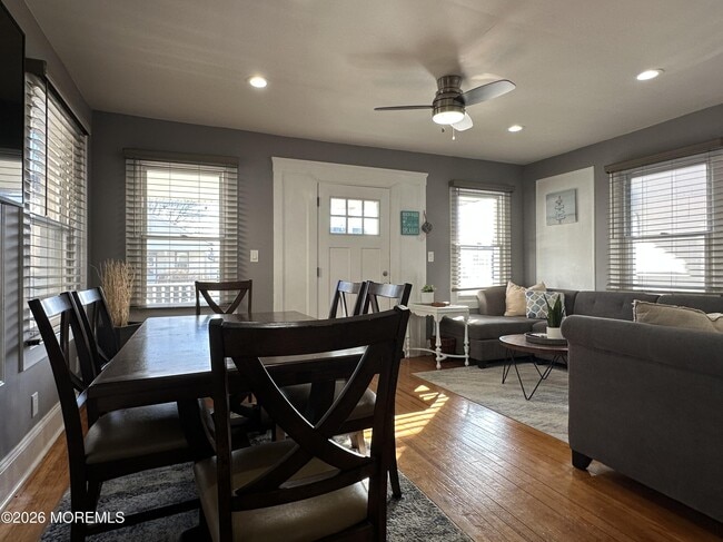 Photo - 208 15th Ave