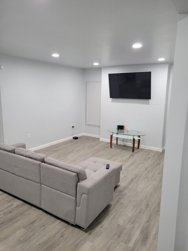 Photo - 16916 Collingham Dr