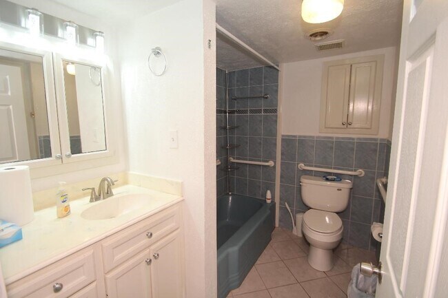 Photo - 3407 Wentworth St