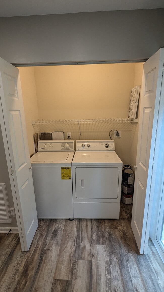 Photo - 2107 Alpine Rd