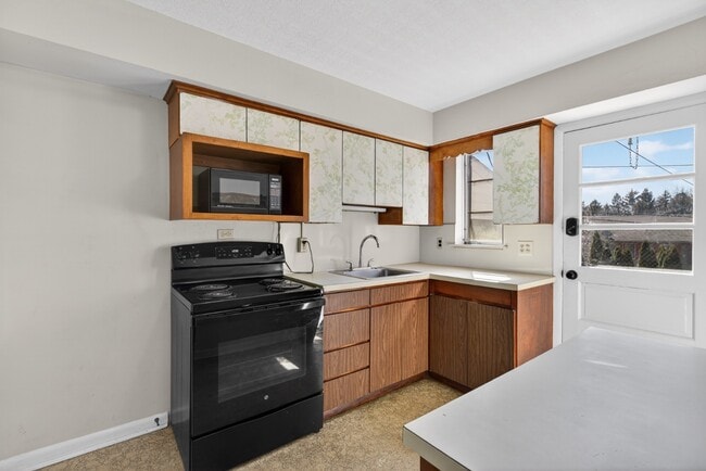 Photo - 608 Hershey Ave