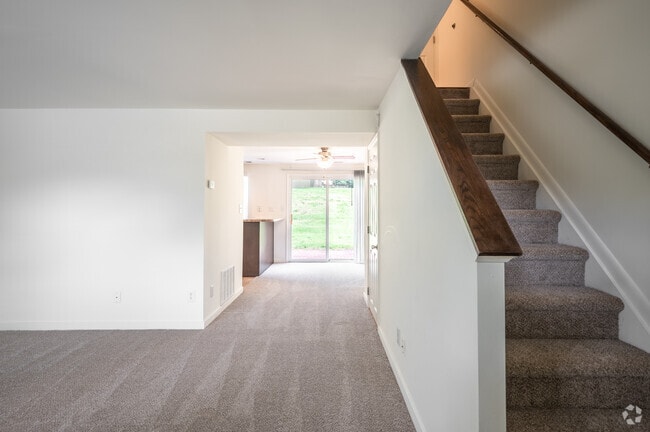 2BR, 1.5BA