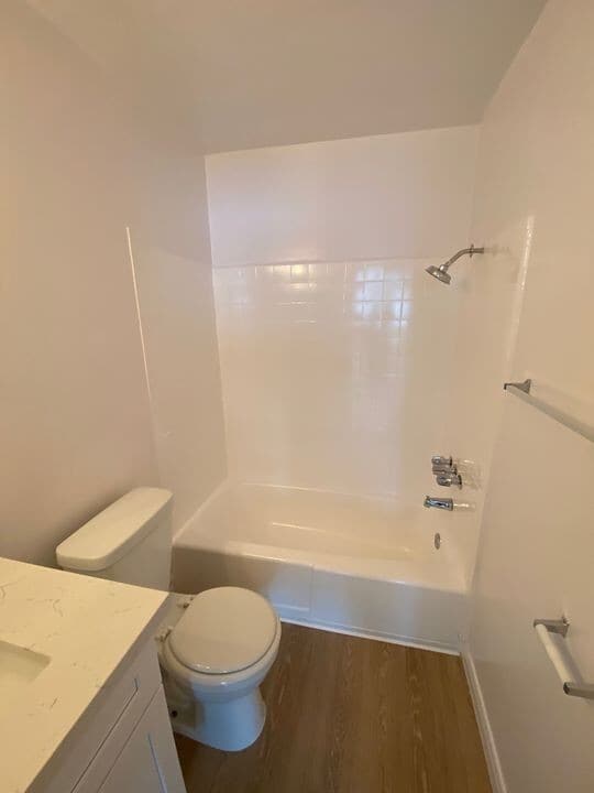 Building Photo - 3900 1st St Rental