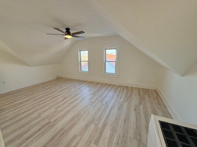 Photo - 97 Dean St Unit 3