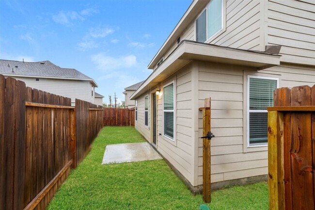 Photo - 8627 Doris Oaks Cir