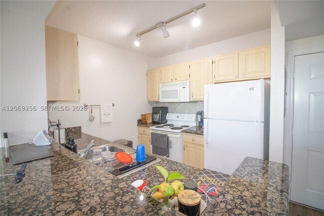 Photo - 2665 SW 37th Ave Unit 911