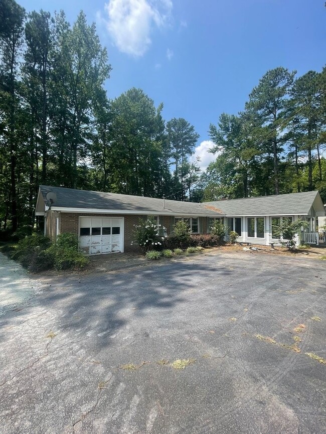 2902 Tramway Rd