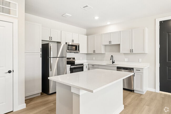 2BR, 2BA - 1,020SF - Kitchen - Paraiso At Nordling