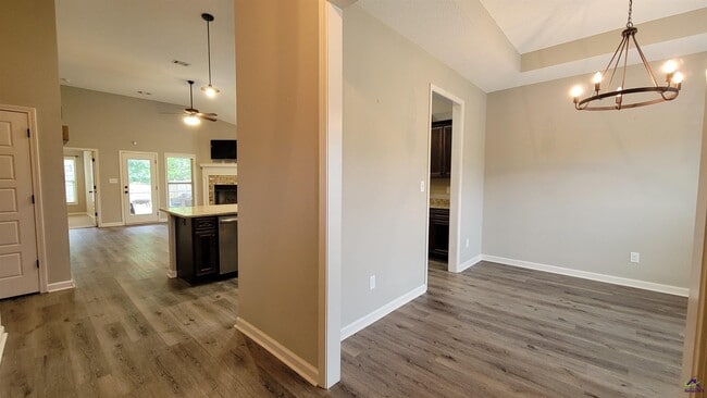 Photo - 106 Hay Bale Wy