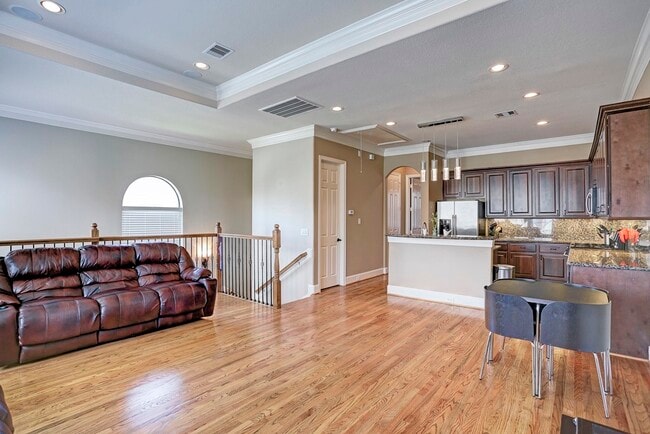 Photo - 337 Cage St