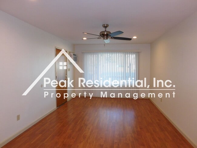 Photo - Nice 2bd/1ba Carmichael Duplex with 1 Car Garage