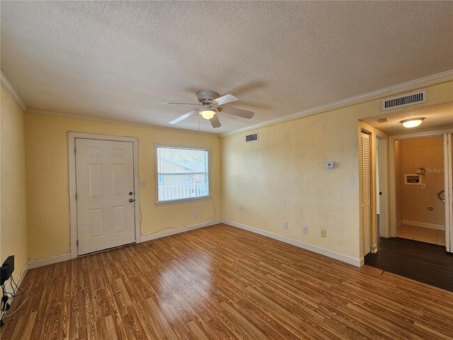119 N Evergreen Ave Unit 203