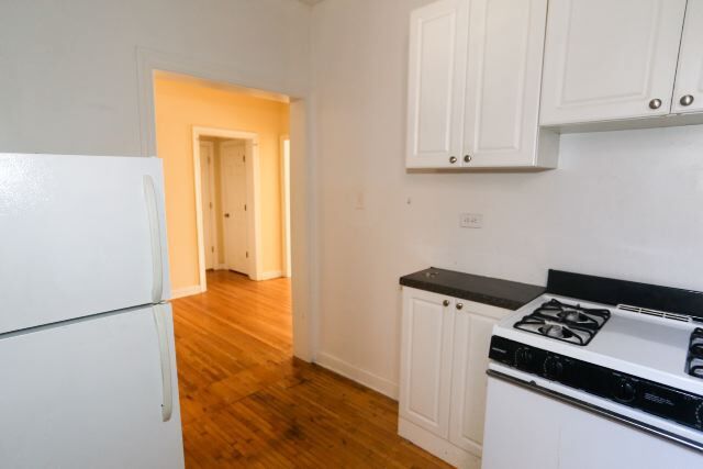 Photo - 633.5 W Barry Ave Unidad S3