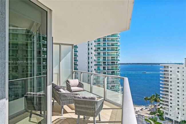Building Photo - 1300 Brickell Bay Dr Unit 1603
