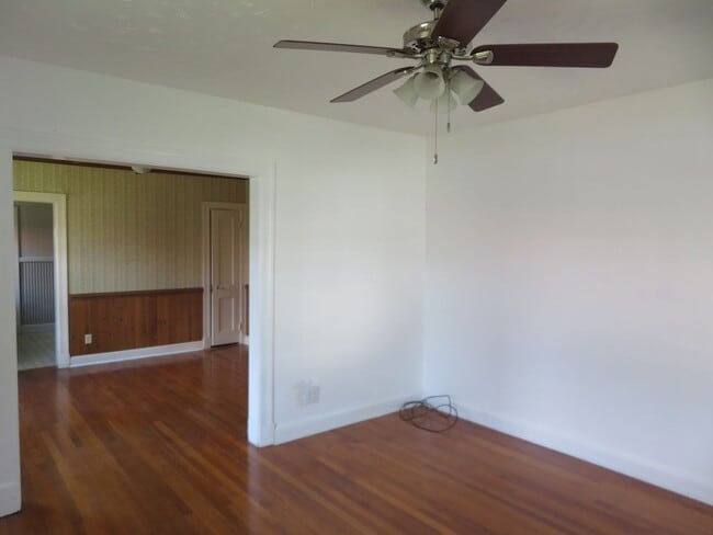 Photo - Colonial Heights