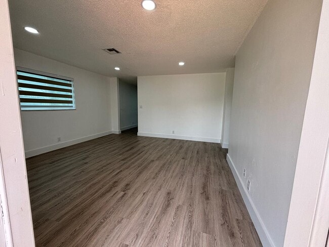 Photo - 4715 NW 44th St