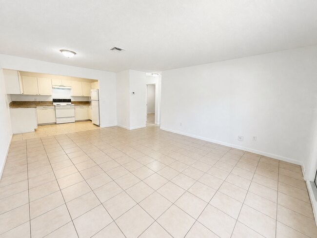 Photo - 3881 Riverside Dr Unit B