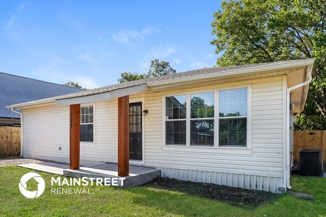 Photo - 102 E Barton St