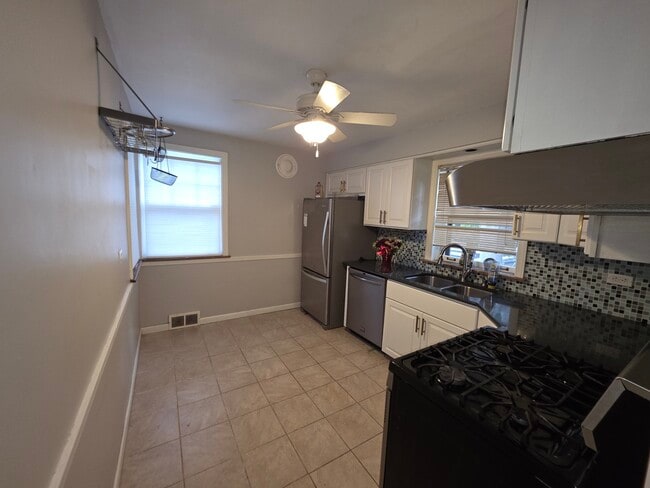 Photo - 10763 S Longwood Dr