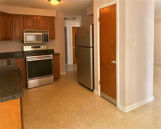 Photo - 2054 Broadway Ave