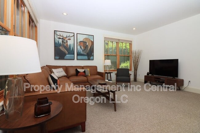 Photo - 577 W Jefferson Ave