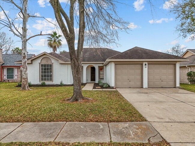 Building Photo - 10912 W Dogwood Dr
