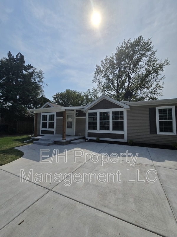 Photo - 501 S Edwards Ave