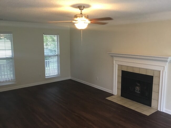 Photo - 3688 Stonefield St SW