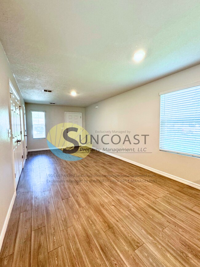 Photo - Special Alert! HALF OFF RENT!