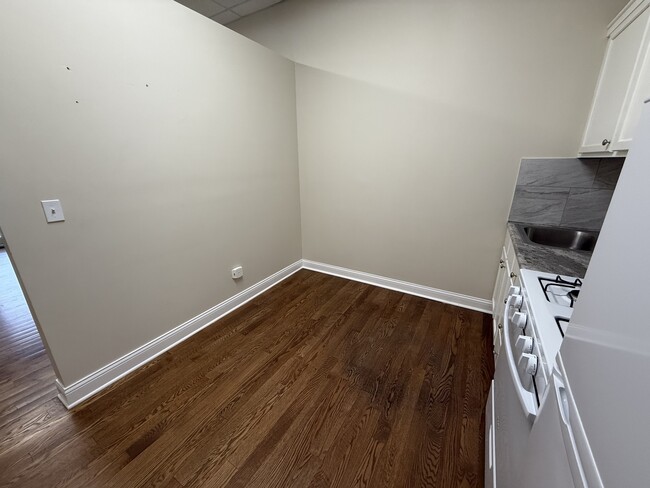 Photo - 2144 Clarence Ave Unit 1