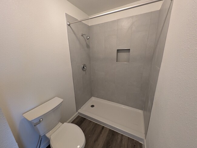 Photo - 403 Cowling St Unidad 3