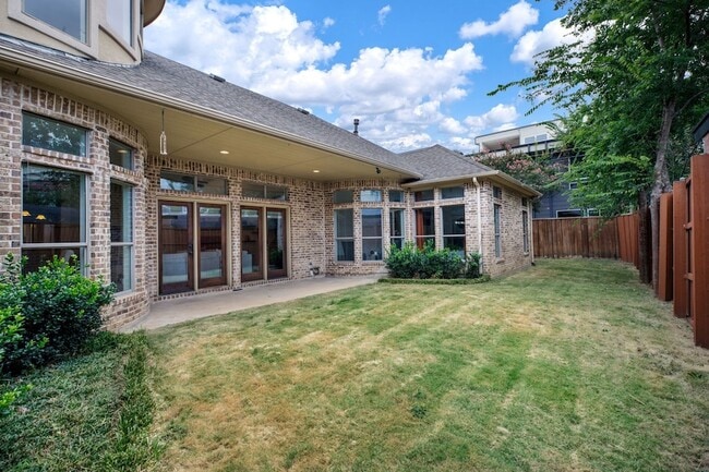 Photo - 3606 S Versailles Ave